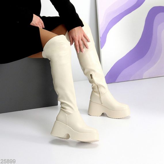 Эффектные легкие бежевые ботфорты стрейч еврозима на платформе | Зображення 4