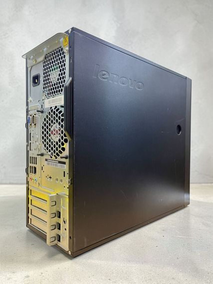 Комп'ютер Lenovo ThinkServer TS140 Tower / Intel Xeon E3-1226 v3 (4 ядра по 3.3 - 3.7 GHz) / 8 GB DDR3 / 500 GB HDD / Intel HD Graphics P4600 б/в | Зображення 1
