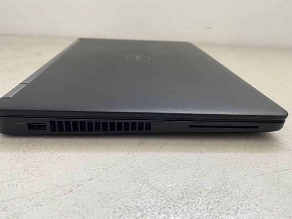 Ноутбук Б-класс Dell Latitude E5470 / 14" (1366x768) TN / Intel Core i5-6300U (2 (4) ядра по 2.4 - 3.0 GHz) / 8 GB DDR3 / 128 GB SSD / Intel HD Graphics 520 / WebCam б/у | Зображення 6
