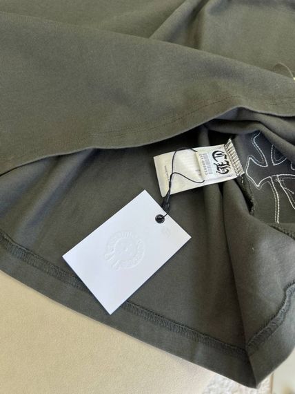 Футболка Chrome Hearts сірого кольору (білі хрести) f730 | Зображення 3