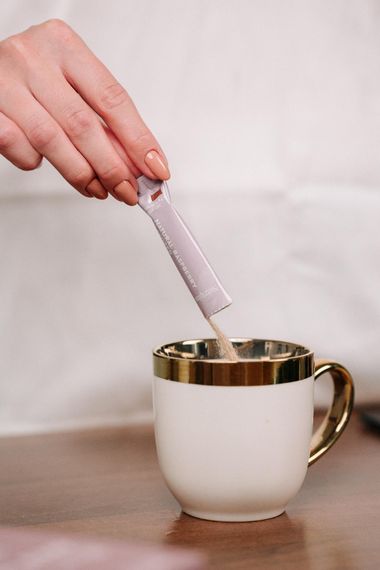 Смесь экстракта трав с натуральным чаем с ароматом персика Nutriplus Farmasi 30 стиков. | Зображення 7