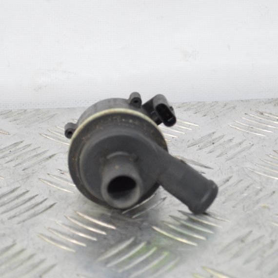 Водяний насос 1.3 Opel Astra J 2009-2015 Помпа водяна Опель Астра Ж 13326015 | Зображення 2