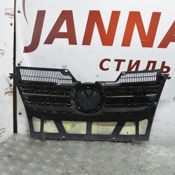 Решітка радіатора Volkswagen Golf V Jetta 2003-2009 Решітка переднього бампера Фольксваген Гольф 5 1K5853653 | Зображення 3
