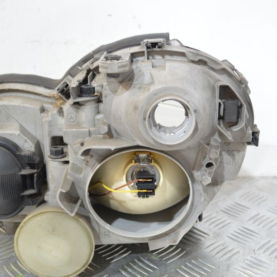 Фара передня права Mercedes C-Class W203 2000-2007 Фара права Мерседес в203 A2038200261 0301166202 | Зображення 3