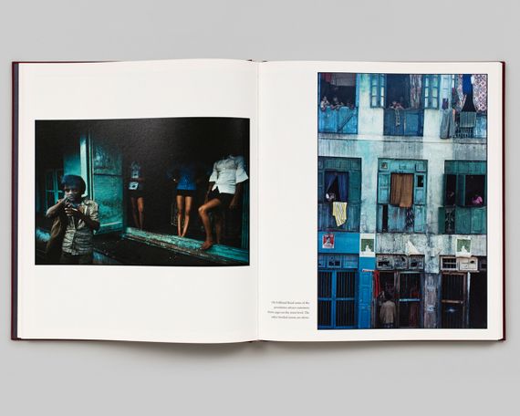 Книга лучшие фотографы мира Mary Ellen Mark: Falkland Road, Prostitutes of Bombay Мэри Эллен Марк Мумбаи | Зображення 4