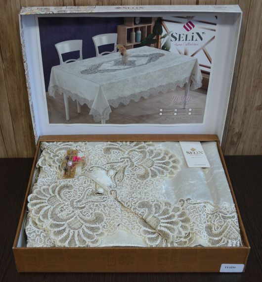 Велюрова скатертина Selin Yesim 160×300 см Кремова | Зображення 1