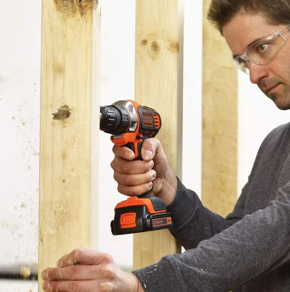 Багатофункціональний інструмент Black&Decker MT218K | Зображення 1