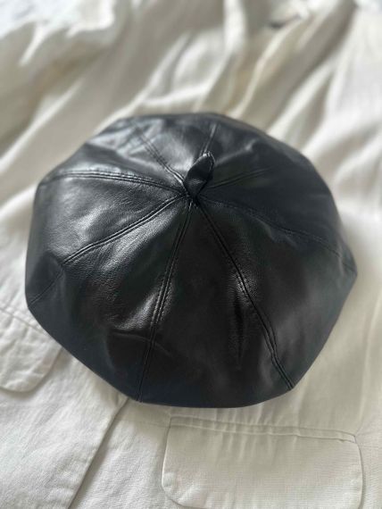 Жіночий берет зі штучної шкіри Чорний 55-57р One size  (2654) | Зображення 2