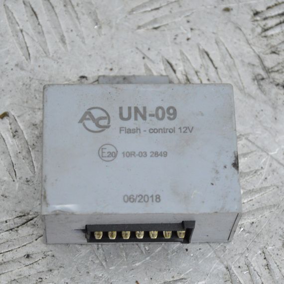 Блок керування фаркопом Ford Mondeo III 2000-2007 Модуль буксирувального гака Форд Мондео 3 10R-032849