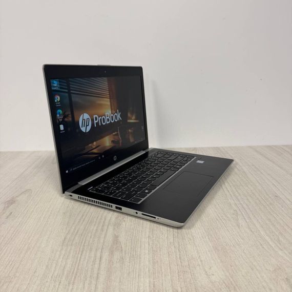 Ультрабук Б-класс HP ProBook 440 G5 / 14" (1920x1080) IPS / Intel Core i5-8250U (4 (8) ядра по 1.6 - 3.4 GHz) / 8 GB DDR4 / 256 GB SSD / Intel HD Graphics 620 / WebCam / HDMI б/у | Зображення 4