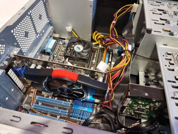 ПК Asus Vento A8 Tower / AMD Athlon II X2 240 (2 ядра по 2.8 GHz) / 8 GB DDR3 / 320 GB HDD / nVidia GeForce GT 440, 1 GB GDDR5, 128-bit / 400W б/в | Зображення 5