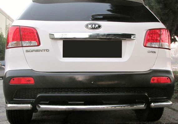 Задние углы с центральной AK007-3 (2 шт, нерж.) для Kia Sorento XM 2009-2014 гг