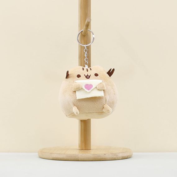 Плюшевий Брелок м'яка іграшка кіт Пушин з листівкою у лапках 10 см Брелок на шкільний портфель рюкзак Жовтогарячий | Зображення 1