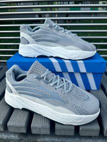 Adidas Yeezy Boost 700 V2 Static (light gray)