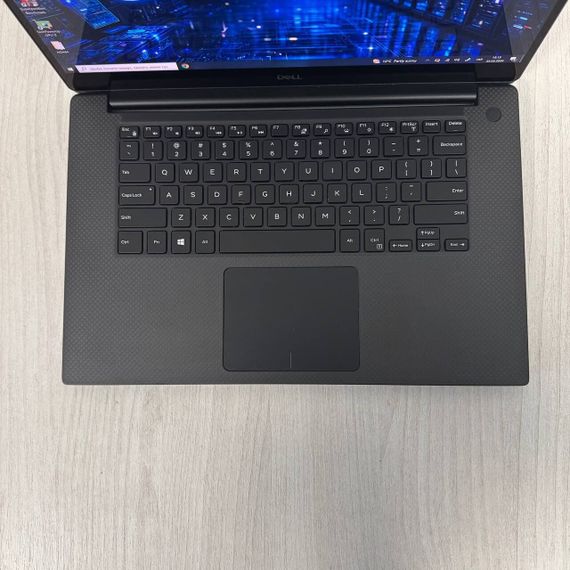 Мобильная рабочая станция Б-класс Dell Precision 5530 / 15.6" (1920x1080) IPS Touch / Intel Core i9-8950HK (6 (12) ядра по 2.9 - 4.8 GHz) / 16 GB DDR4 / 512 GB SSD / nVidia Quadro P2000, 4 GB GDDR5, 128-bit / WebCam б/у | Зображення 3