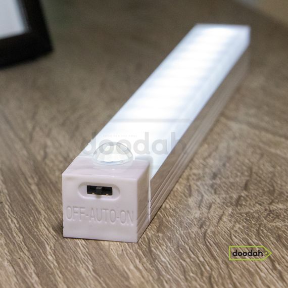 Акумуляторна LED лампа на магнітах із датчиком руху – Cozy UV/IR 200 | Зображення 1