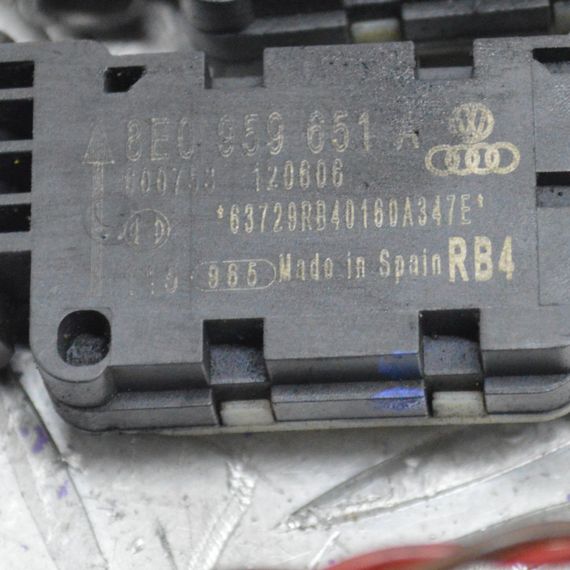 Датчик поздовжнього прискорення Audi A3 A4 A8 TT датчик удару Ауді а3 а4 а8 тт 8E0959651A | Зображення 3