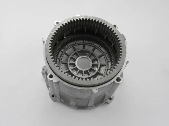Статор двигуна з корпусом редуктора подрібнювача гілок Makita UD2500 (YA00000700) | Зображення 1