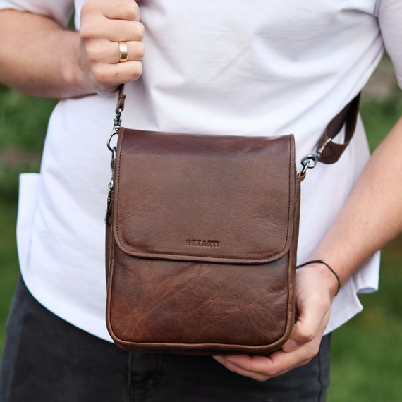 Сумка с клапаном через плече з гладкої шкіри коричнева Tiding Bag TD-81020 | Зображення 1