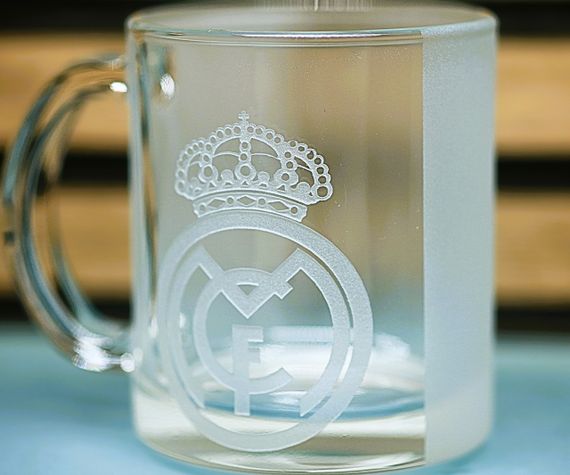 Подарочная стеклянная чашка для чая и кофе 320 мл с 3Д  гравировкой лого ФК Реал Мадрид | Зображення 2