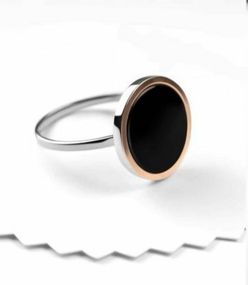 Серебряное кольцо с золотой пластиной и ониксом Artsriblo арт786к 17.0