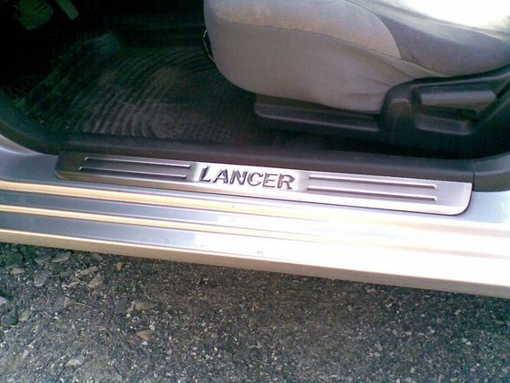 Накладки на пороги OmsaLine (4 шт, нерж) для Mitsubishi Lancer 9 2004-2008 рр | Зображення 1