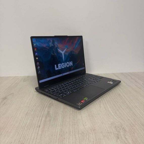 Игровой ноутбук Б-класс Lenovo Legion 5 15ARP8 / 15.6" (2560x1440) IPS / AMD Ryzen 7 7735HS (8 (16) ядер 3.2 - 4.75 GHz) / 16 GB DDR5 / 512 GB SSD / nVidia GeForce RTX 4060, 8 GB GDDR6, 128-bit / WebCam б/у | Зображення 4