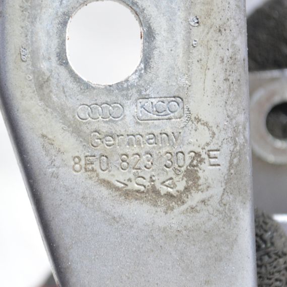 Петля капота права Audi A4 B7 2004-2008 Петля капота права Ауді а4 б7 8E0823302E | Зображення 2
