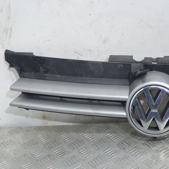 Решітка радіатора сіра Volkswagen Golf IV 1997-2003 Решітка сіра Фольксваген Гольф 4 1J0853651H 1J0853655G | Зображення 4