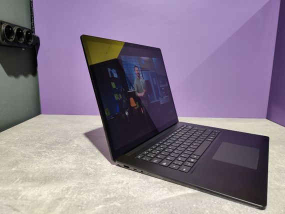 Ноутбук Microsoft Surface Laptop 3 1873 / 15" (2496x1664) IPS Touch / AMD Ryzen 5 3580U (4 (8) ядра по 2.1 - 3.7 GHz) / 8 GB DDR4 / 240 GB SSD / AMD Radeon Vega 9 Graphics / WebCam б/в | Зображення 2