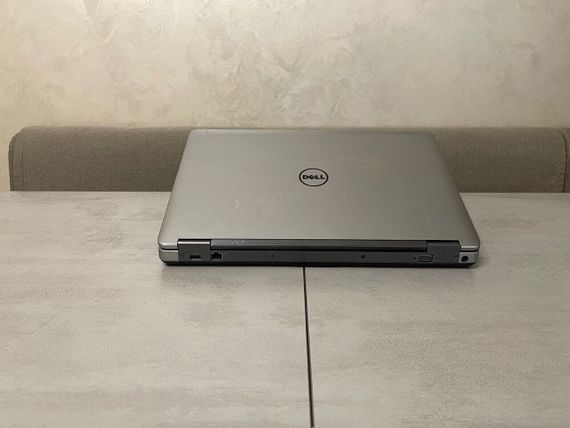 Ноутбук Dell Latitude E6540 / 15.6" (1920x1080) IPS / Intel Core i7-4610M (2 (4) ядра по 3.0 - 3.7 GHz) / 16 GB DDR3 / 256 GB SSD / AMD Radeon 8790M, 2 GB GDDR5, 128-bit / WebCam / DVD-ROM б/у + Подарок Проводная мышь USB | Зображення 7