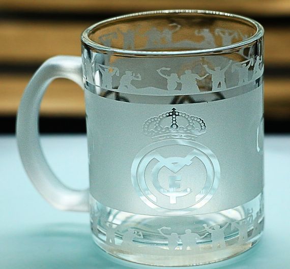 Скляна чашка 320 мл Реал Мадрид Real Madrid  з гравіюванням подарунок для фаната ФК  футбольна кружка кругова | Зображення 1