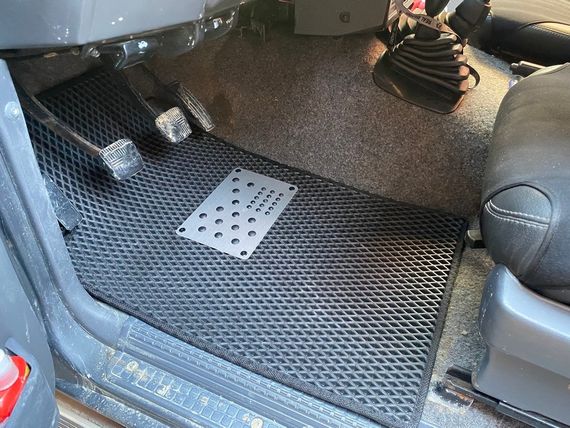 Коврики EVA (черные) Короткий, 5 штук (передние и задние) для Nissan Patrol Y60 1988-1997 гг