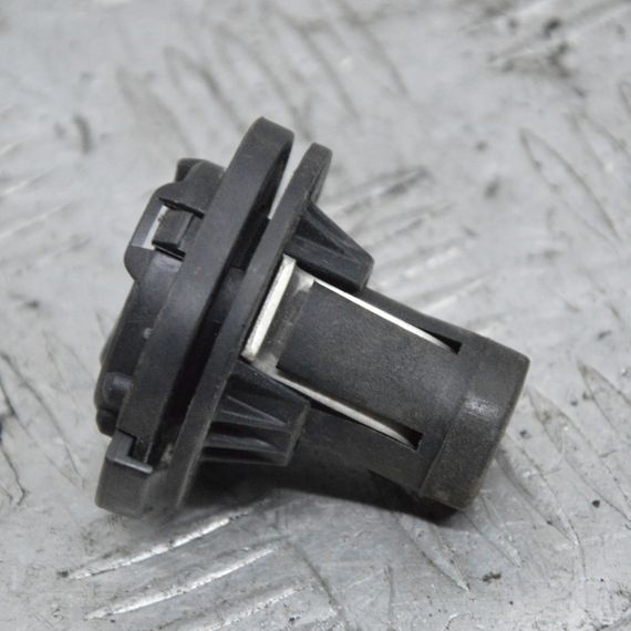 Відбійник капота Renault Laguna III 2007-2015 Відбійник кришки капота Рено Лагуна 3 658220001R | Зображення 2