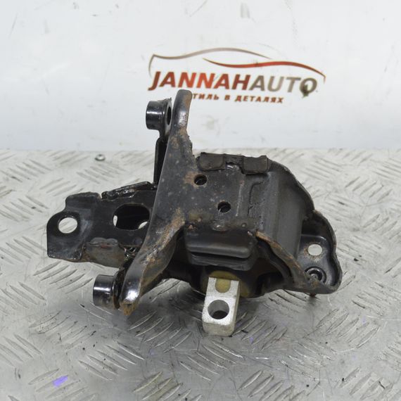 Подушка ліва VW Volkswagen Polo опора двигуна Фольксваген Поло 6Q0199555AE