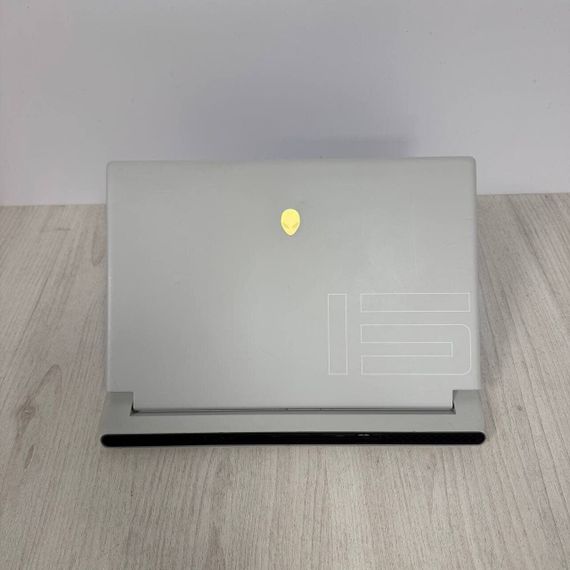 Игровой ноутбук Dell Alienware x15 R2 / 15.6" (1920x1080) IPS / Intel Core i9-12900H (14 (20) ядер по 3.8 - 5.0 GHz) / 32 GB DDR5 / 512 GB SSD / nVidia GeForce RTX 3070 Ti, 8 GB GDDR6, 256-bit / WebCam б/у | Зображення 6