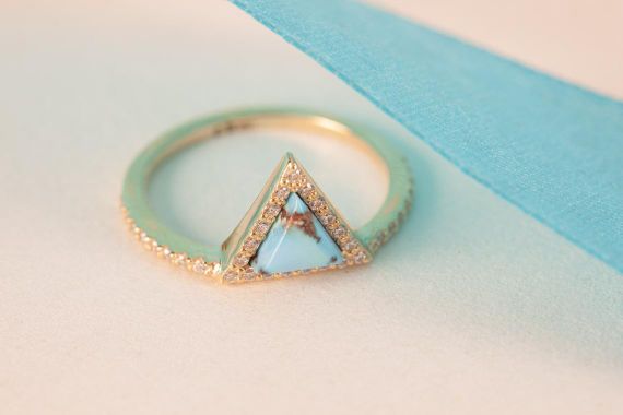 Кольцо из желтого золота с бирюзой 16 | Зображення 3