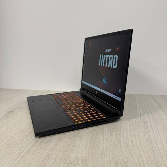 Игровой ноутбук Б-класс Acer Nitro V16 ANV16-41 / 16" (1920x1200) IPS / AMD Ryzen 5 8645HS (6 (12) ядер по 4.3 - 5.0 GHz) / 16 GB DDR5 / 512 GB SSD / nVidia GeForce RTX 4060, 8 GB GDDR6, 128-bit / WebCam б/у | Зображення 3
