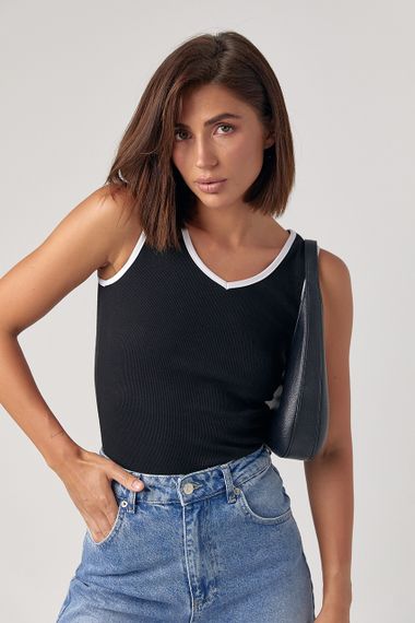 Женская майка с V-горловиной и контрастной окантовкой - черный цвет, S (есть размеры)