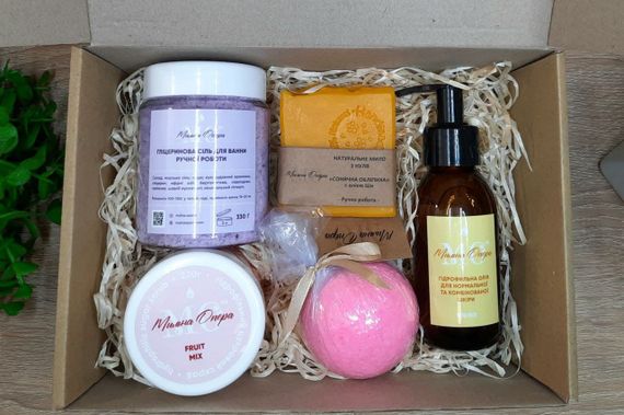 Набір косметики "Освіжаючі фруктові ноти" Сіль, скраб, гідрофільна олія, бомбочка-піна | Зображення 1