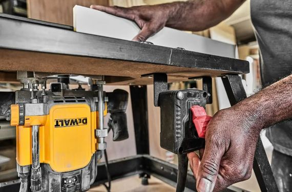 Фрезер мережевий DeWalt DWE627KT | Зображення 1