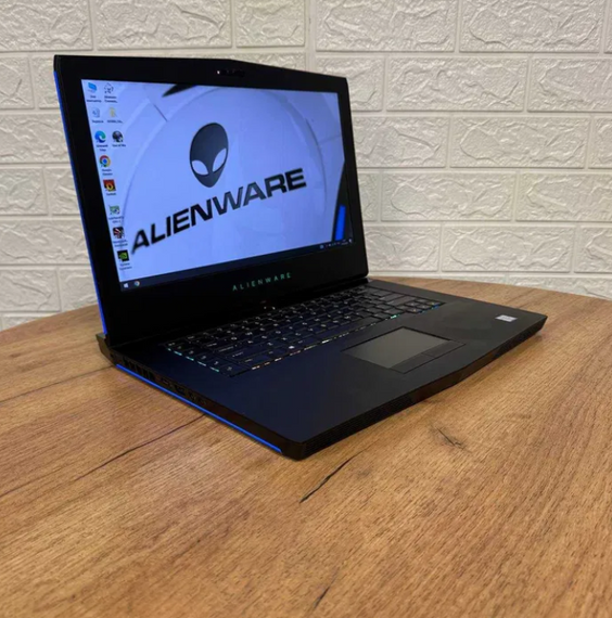 Ноутбук Dell Alienware 15 R3 i7 7700HQ 16GB SSD 500GB GTX 1070 Б/В | Зображення 1