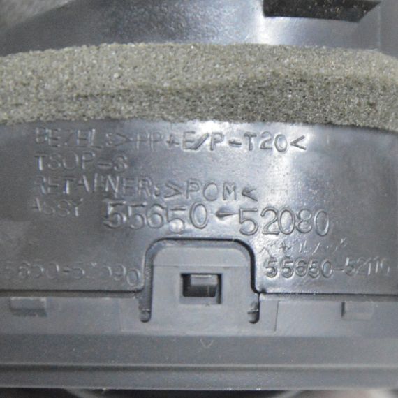 Дефлектор обдування салону Toyota Yaris 1999-2005 Вентиляційна решітка приладової панелі Тойота Яріс 5565052080 | Зображення 3