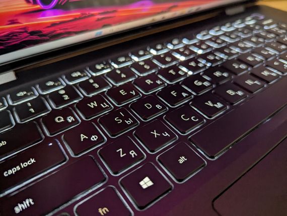 Ультрабук Dell Latitude 7520 / 15.6" (1920x1080) IPS / Intel Core i7-1185G7 (4 (8) ядра по 3.0 - 4.8 GHz) / 16 GB DDR4 / 512 GB SSD / Intel Iris Xe Graphics / WebCam / TouchID / Windows 11 б/в + Подарунок Бездротова миша / USB | Зображення 5
