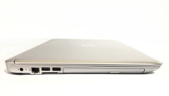 Ноутбук HP Pavilion 15 / 15.6" (1920x1080) TN / Intel Core i5-6200U (2 (4) ядра по 2.3 - 2.8 GHz) / 8 GB DDR3 / 256 GB SSD / GeForce 940M, 2 GB DDR3, 64-bit / WebCam / Win 10 Home б/в + Подарунок Флешка Kingston 64GB | Зображення 3