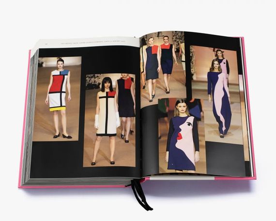 Книга про модний Дім Ів Сен-Лоран Yves Saint Laurent Catwalk: The Complete Haute Couture Collections | Зображення 5