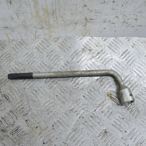 Ключ запаски 21mm Smart Fortwo 2004-2007 Ключ балонний Смарт Фортво A4545810024
