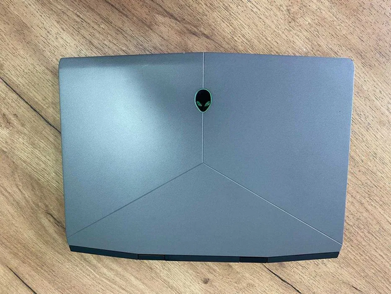 Ноутбук Alienware m15 15,6" IPS 144Hz i7 8750H 16Gb/SSD256+HDD1Tb/ RTX2060-6Gb | Зображення 5