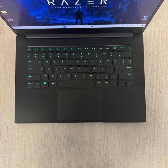 Игровой ноутбук Б-класс Razer Blade 14 RZ09-0427 / 14" (2560x1600) IPS / AMD Ryzen 9 6900HX (8 (16) ядер по 3.3 - 4.9 GHz) / 16 GB DDR5 / 512 GB SSD NVMe / nVidia GeForce RTX 3070 Ti, 8 GB GDDR6, 256-bit / WebCam б/у | Зображення 2
