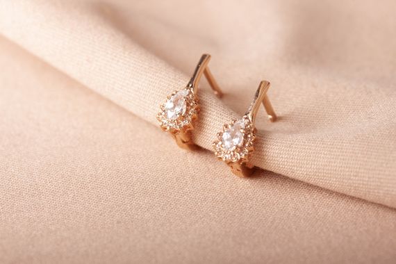 Женские серьги из красного золота с фианитами | Зображення 2